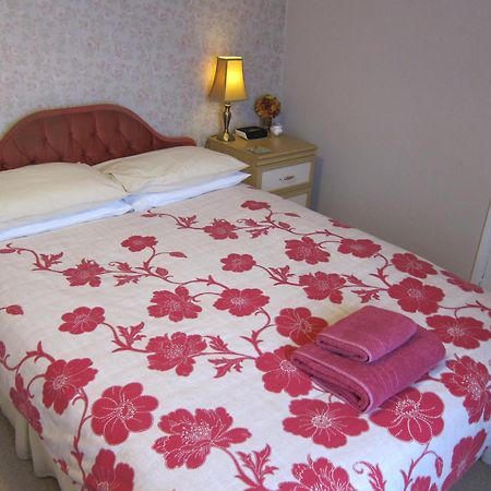 Black Swan Guest House Marton  Extérieur photo